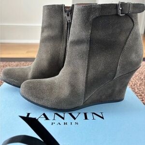 💖 Like NEW 💖 Lanvin Grey Suede Wedge Booties